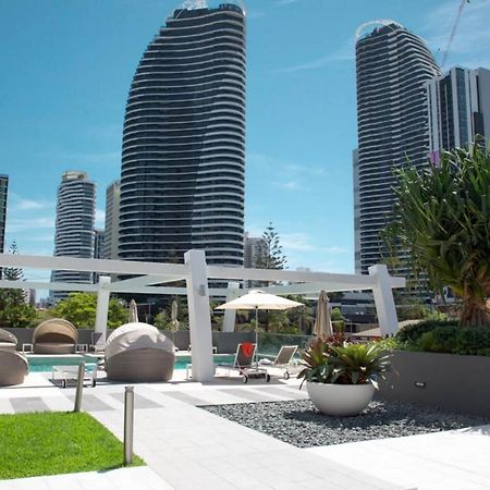 The Eureka Gold Coast Residence On Broadbeach Exterior photo