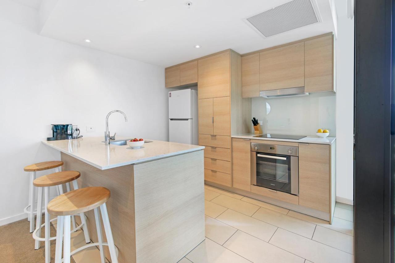 The Eureka Gold Coast Residence On Broadbeach Exterior photo