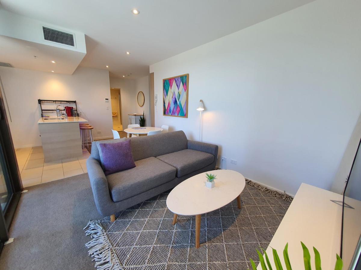 The Eureka Gold Coast Residence On Broadbeach Exterior photo